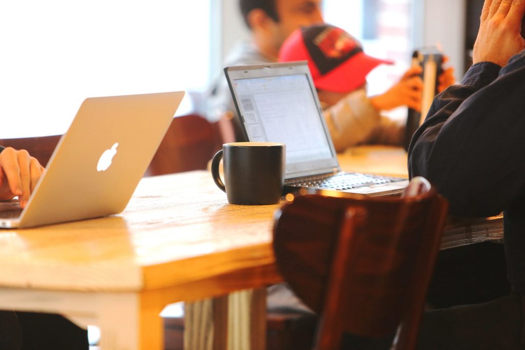 Možete raditi i iz kafića © Pixabay