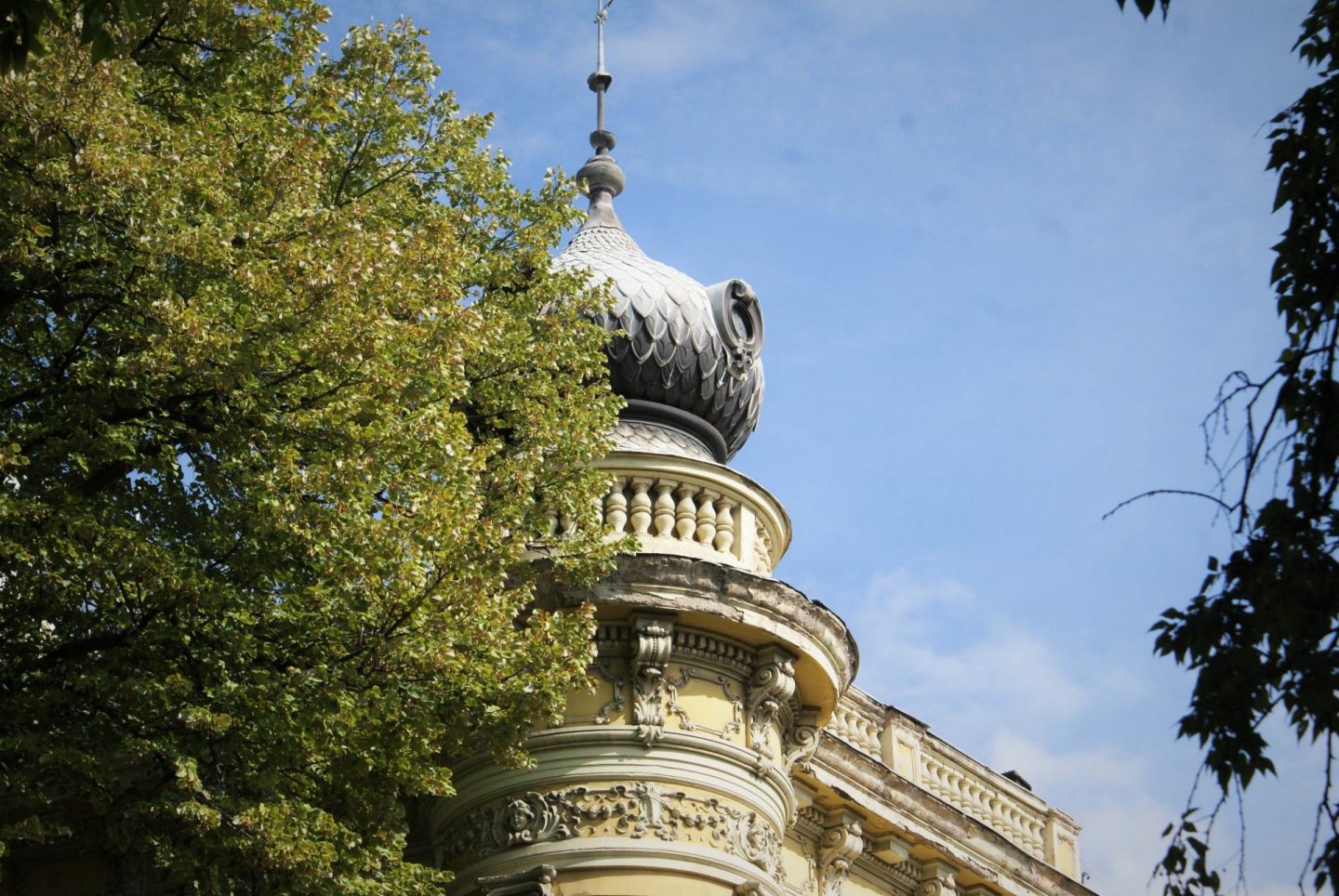 Detalj na Kronić palati © According to Kristina