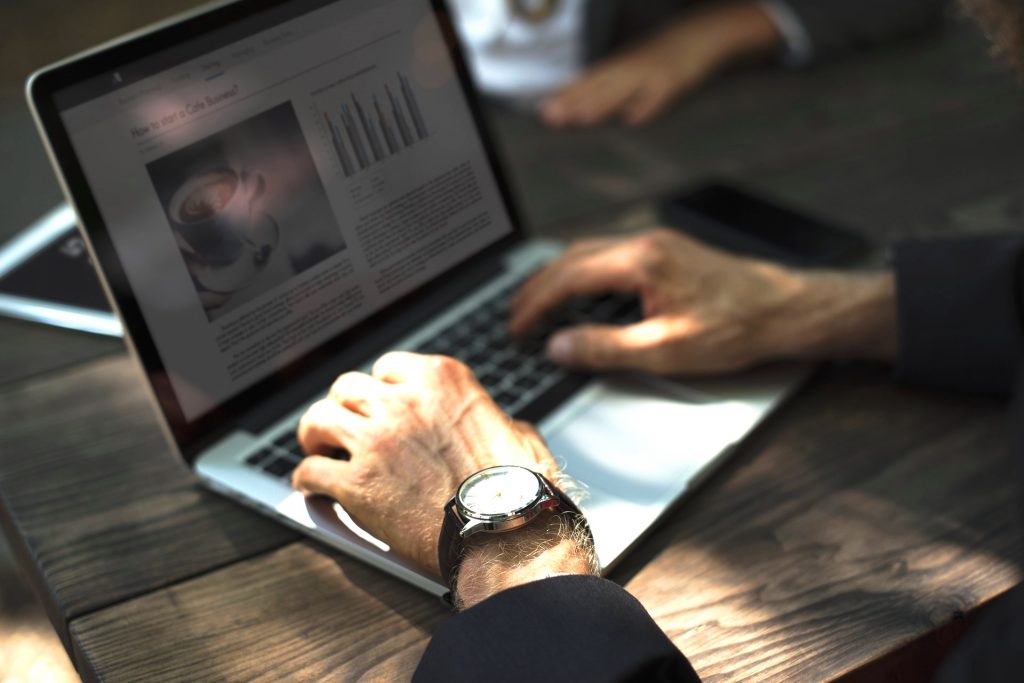 Ko traži zaposlene na LinkedIn-u, i kako?